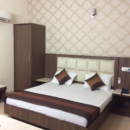 Hotel Hilroz Amritsar Dış mekan fotoğraf